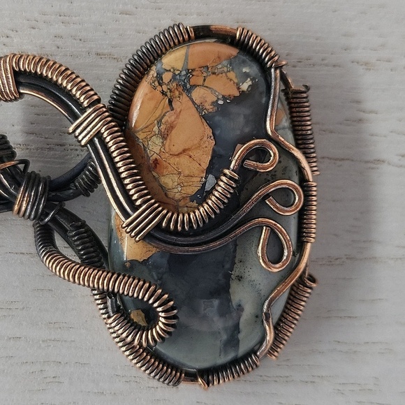 525- Wire Wrapped Pendant Natural Stone Handmade Necklace NWT - Picture 3 of 6